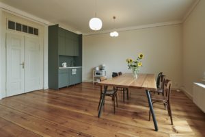 RESIDENCY FOR MANAGERS IN CABIN STUDIO